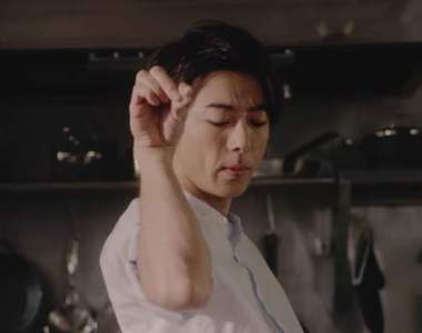 《高橋一生》3分鐘料理廣告　這熟悉的撒鹽動作是...www