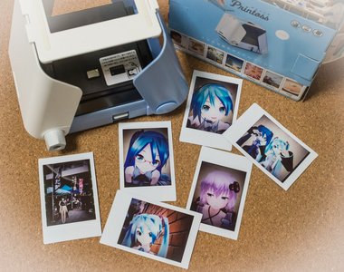 平價免電池免APP的《沖曬神器Printoss》可以把手機裡喜歡的照片直接印成拍立得收藏