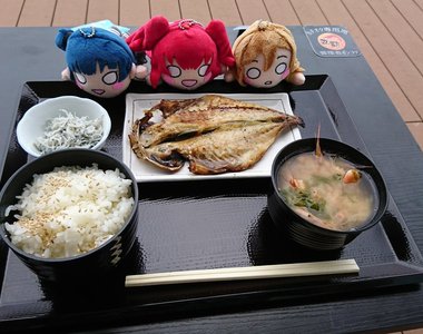 LoveLive Sunshine聖地《宅宅式點餐店員超頭痛》自己發明的菜名誰聽得懂啦……