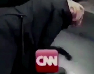 《川普分享痛扁CNN影片》全世界都看傻了眼.....
