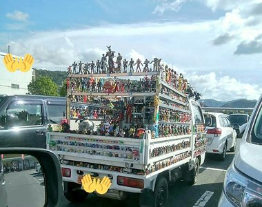 《超越平面次元的痛車》這算痛車嗎?這已經是模型展示車了吧XD