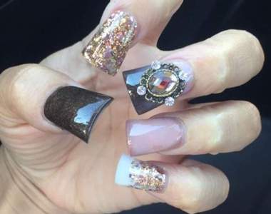 多年過去依舊震驚的流行《鴨腳指彩》極前衛形狀或許就是歷久不衰的原因？