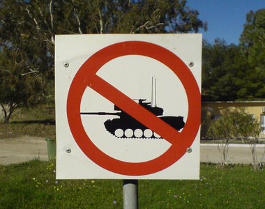 這些標語的背後 一定有個可歌可泣的故事...（遠目）