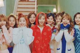 必聽！TWICE新曲《KNOCK KNOCK》甜蜜出擊　你今天敲敲了嗎♥