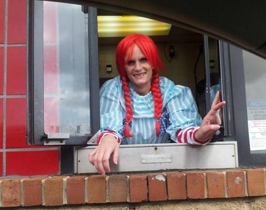 《溫蒂漢堡推特大爆走》原來溫蒂也喜歡看進擊的巨人...