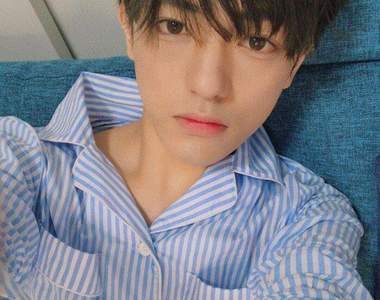 童貞BOY小總受《近藤耀司》躍身一變～化身美妝頻道主