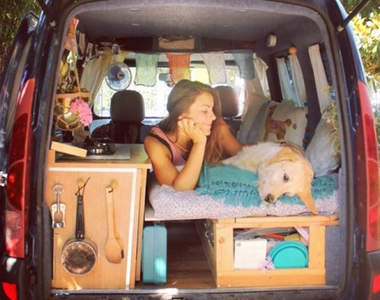 《與狗狗一起旅行》女子翻修老貨車與愛犬環遊世界趴趴走