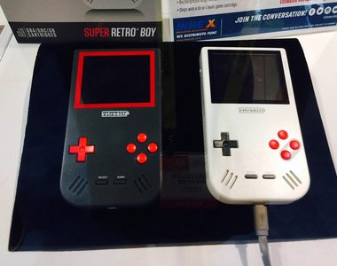 懷舊三合一《Super Retro Boy》GB、GBC跟GBA都可以支援遊玩的現代掌機