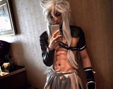 好壯的性感劍男人《汪東城cos「刀劍亂舞」小狐丸》魔性腹肌神還原