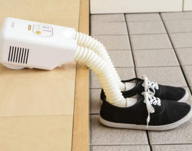 《激似人腳烘鞋機》放在玄關感覺就是有個人躺在那裡XD