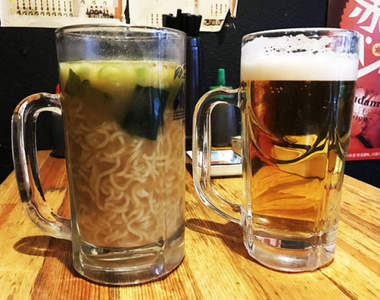 外觀超難吃《啤酒杯拉麵》絕對不是碗不夠用的衝擊料理