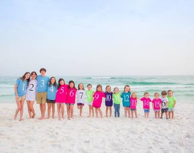 《17個孩子排排站》超整齊照片 背後是一個悲傷的故事