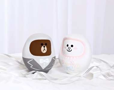 超可愛《熊大兔兔婚禮達摩》感覺可以在結婚會場擺一對呢