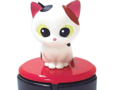 《喵的勒掃地機器人》放在桌上萌萌叫可愛還會幫你清清喔