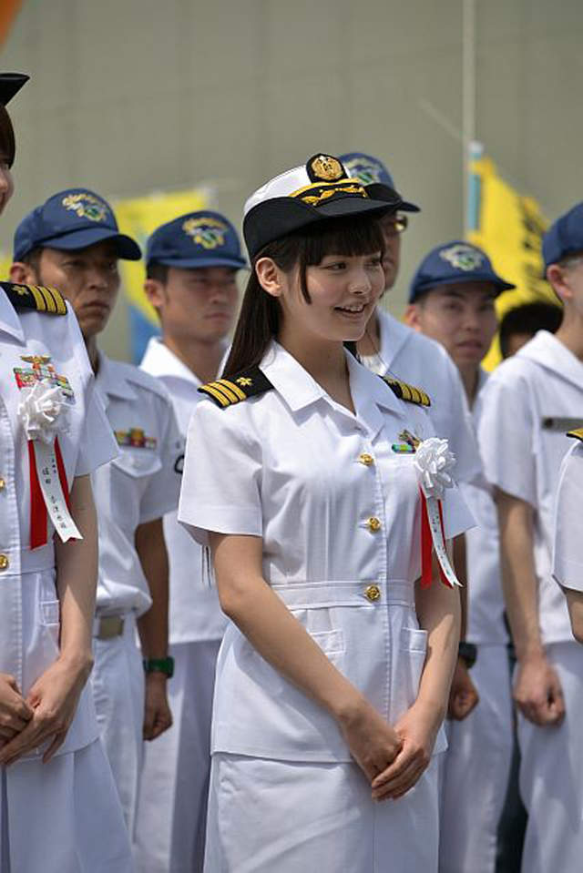 聲優竹達彩奈 化身日本海上自衛隊女神 有這麼可愛的長官我也想簽下去