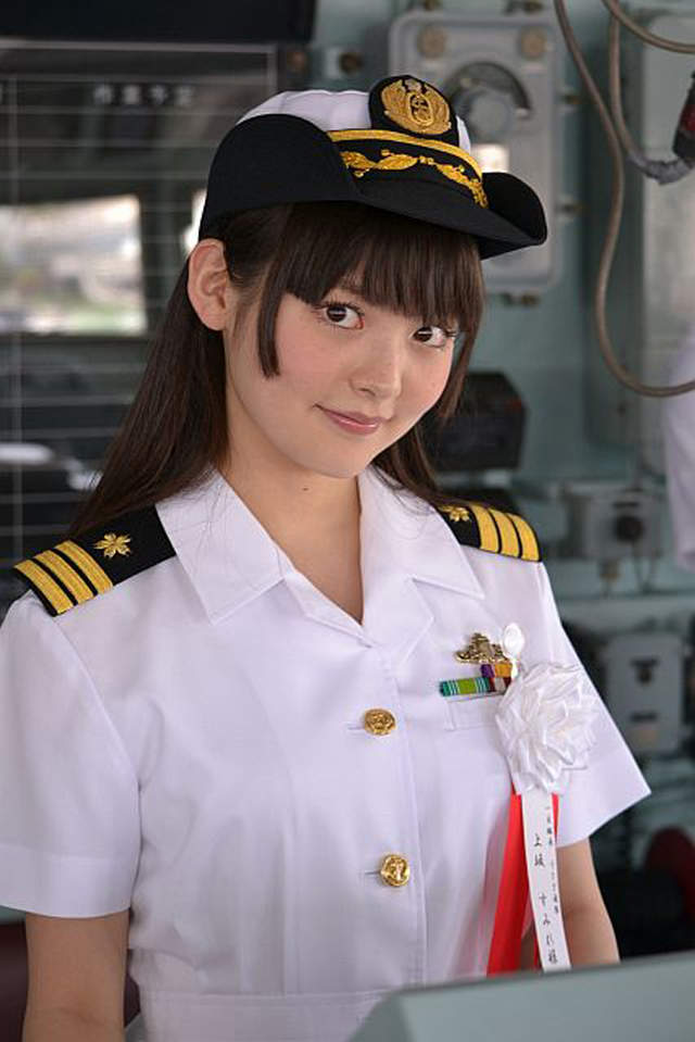 聲優竹達彩奈 化身日本海上自衛隊女神 有這麼可愛的長官我也想簽下去
