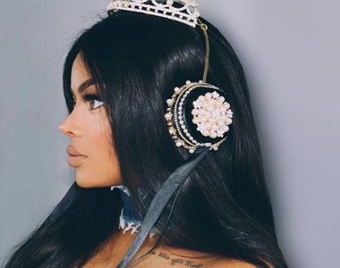 《皇冠耳機》讓你聽音樂都bling bling還加冕