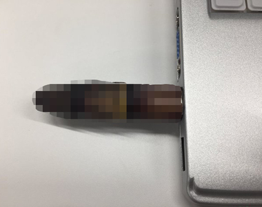 《惡靈古堡7》完成發表會參加者特典「假人手指USB」在網友眼裡怎麼看都太猥褻...