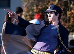 畫風神還原《JoJo承太郎coser 》種族優勢+身材超棒=太OP了 畫風神還原《JoJo承太郎coser 》種族優勢+身材超棒=太OP了