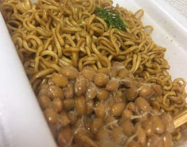 日本泡麵新境界《納豆炒麵》少了黏稠的牽絲口感還算是納豆嗎...