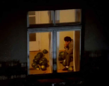 《家有怪鄰》大半夜的看見鄰居在跟一群西瓜開會！？