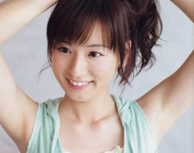 讓人超想舔腋下的《美女主持人皆藤愛子》看完圖片不變成腋下控都難……