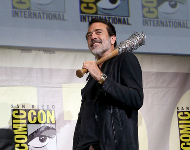 職棒選手收到《陰屍路殺人球棒》是要打球還是打......