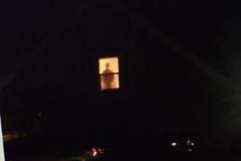 外國網友崩潰《每天晚上都有人在看我》知道真相後超無言...