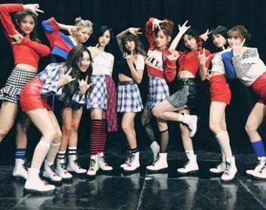 TWICE《KNOCK KNOCK卡使用方式》體驗TWICE來家裡找你玩的Happy感