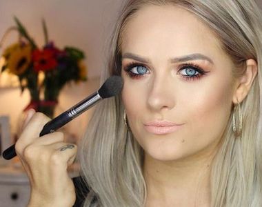 《美妝頻道主 Jordan Bone》曾經的她連一支睫毛膏都打不開