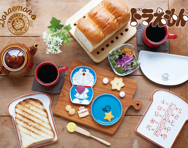 日本郵局限定《哆啦A夢餐具組》記憶麵包餐盤好可愛啊～