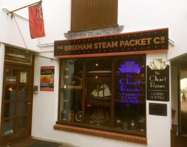 英國咖啡廳《禁止12歲以下小孩進入 歡迎狗狗進入》打造一個無小孩咖啡廳惹爭議