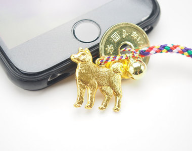 日本準備迎接新年《金犬招財開運吊飾》這實在是太可愛了