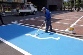 《超完美殘障停車位圖案》有強迫症的人應該會喊Bravo到燒聲