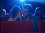 《電影院員工才知道的秘密》例如每周都會遇上在電影院打的火熱的情侶...