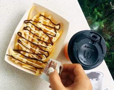 韓國麥當勞推《雙醬巧克力薯條》引爆買氣 是有沒有這麼愛巧克力啦ㅋㅋ