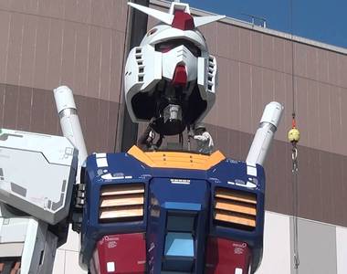 中國動漫展超扯《兩架鋼彈的頭被偷了》反正鋼彈原本就是偷來的東西……