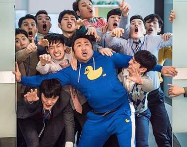 大叔變成歷史老師《The Bros》久久回家一次才發現天大的秘密阿...
