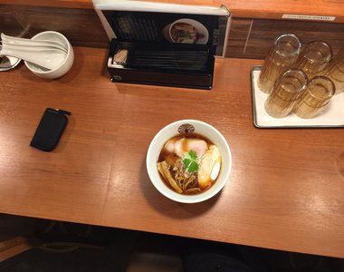 拉麵迷寫食記流行《空拍拉麵》惹得店家和旁人超不爽……