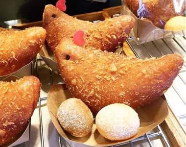 今年過年就吃它《韓國PARIS BAGUETTE小雞可樂餅》這一次聞雞開吃啦~