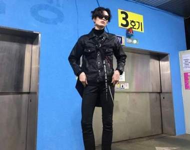 韓國一年一度《黑色情人節》黑衣俠滿街跑絕對不是什麼黑幫聚會唷