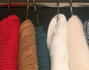 《毛衣收納技巧》即使掛在衣架上也不用擔心會變形囉♪