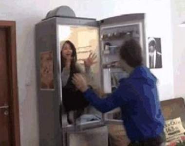 《感情越好越敢惡作劇》是不是好朋友就看你敢不敢接受我的惡作劇囉（誤）