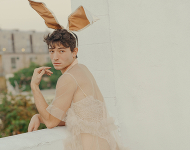 粉絲原地爆炸《伊薩米勒PLAYBOY雜誌照》兔男郎魅惑程度大解放