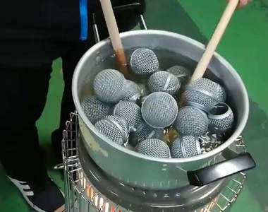 暖爐的另類用法《麥克風鍋》放進鍋子裡攪拌的還是...鼓棒ww