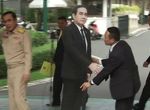 泰國總理《放紙板給記者問問題》要是它開口回答就神了(笑) 泰國總理《放紙板給記者問問題》要是它開口回答就神了(笑)