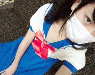 《偽娘閒閒曬美照》女裝男子大膽秀肌膚 開放網友要求擺姿勢……