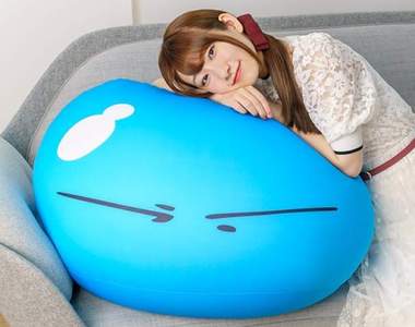 當然是我全都要《關於我轉生變成史萊姆這檔事》萌王「莉姆露」大抱枕&小吊飾同步登場