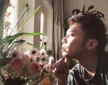 引退1年多的日子《成宮寬貴開設全新官網》為了新的事業做準備？