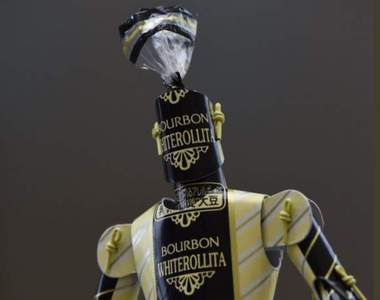 《紙做機器人》零食包裝紙也能當盔甲這太神啦